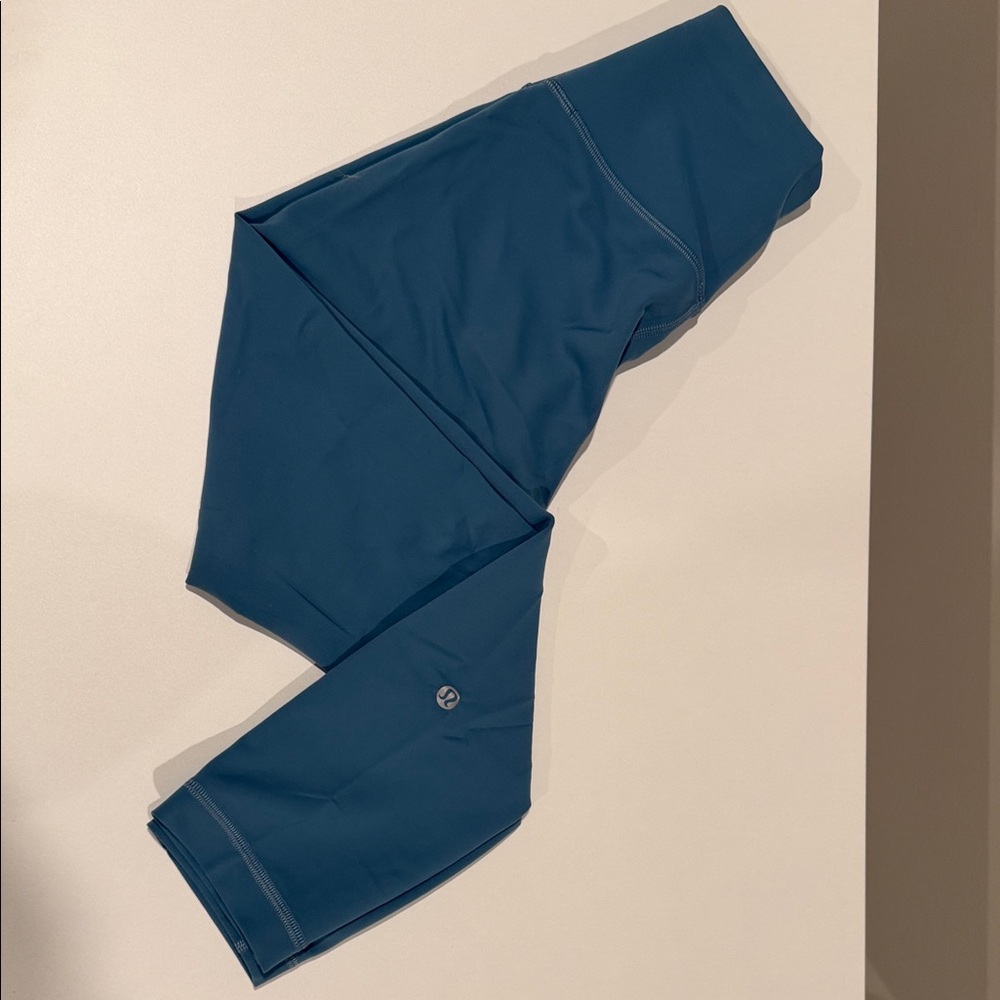 Lululemon Wunder Train high-rise 23 inch crop leggings- size 4